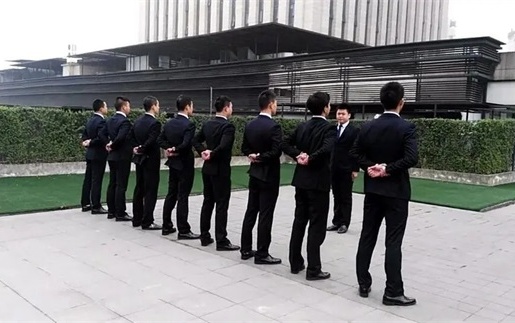 信宜市揭秘：如何选择靠谱的收债公司？老司机给你支招